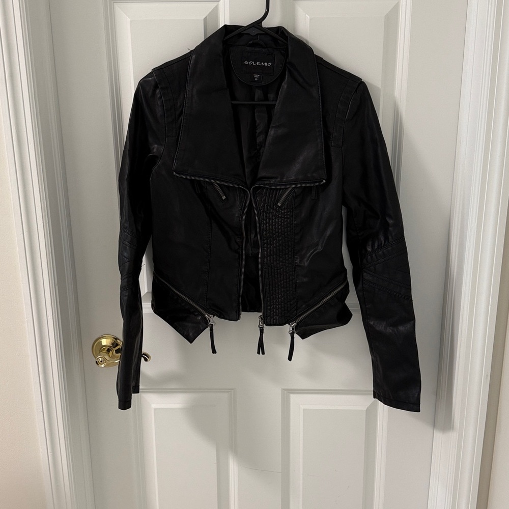 Women’s Leather Jacket - Picture 2 of 6